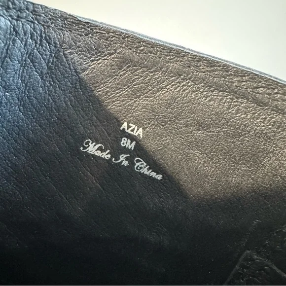 Donald Pliner Azia Women's Black Snake Embossed Leather Booties Size 8M - Picture 10 of 10